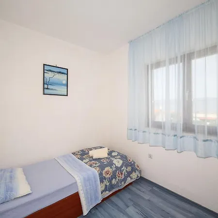 別荘 Cozy Beachfront スラティネ
