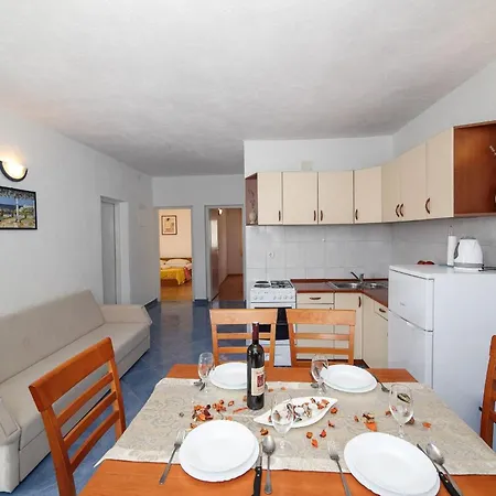 Cozy Beachfront Casa vacanze Slatine