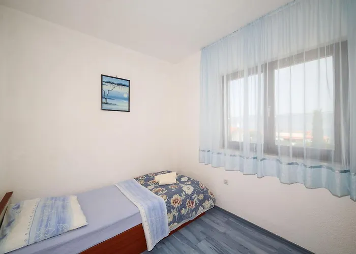 別荘 Cozy Beachfront スラティネ